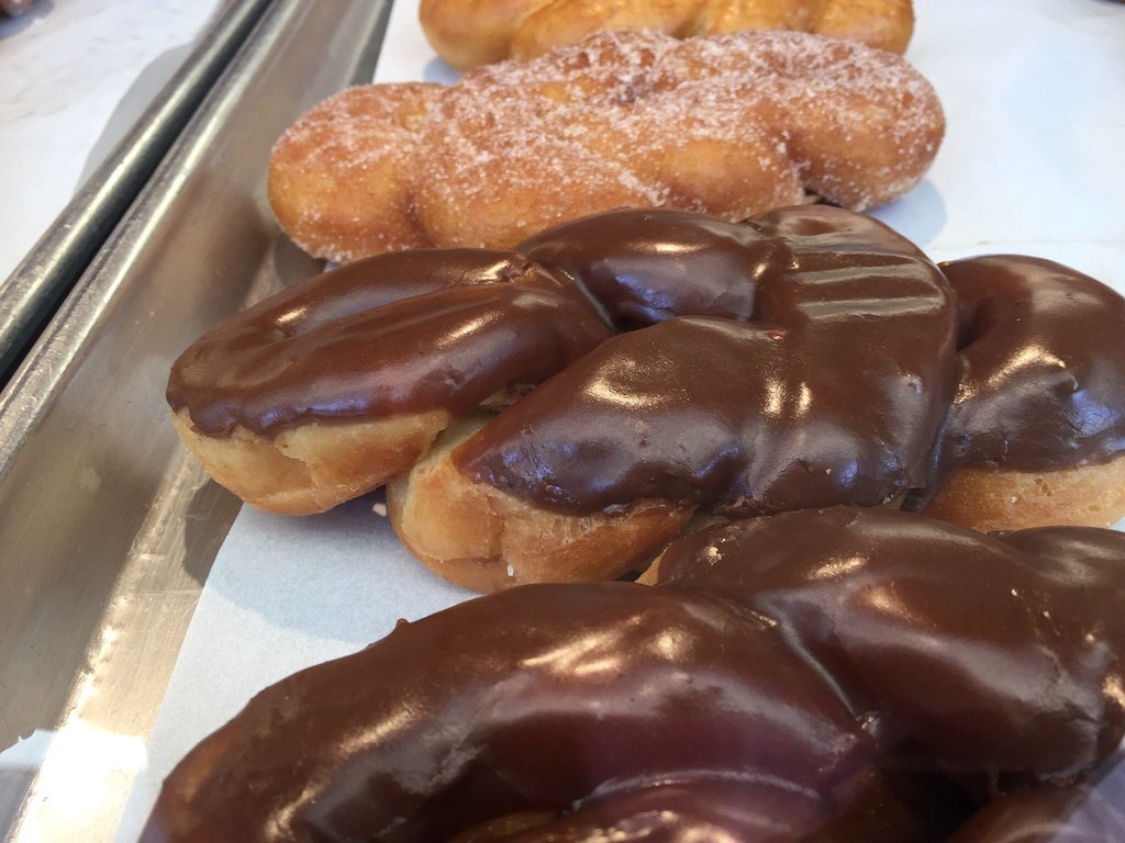 Leon`s Donuts